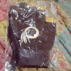Washington Redskins women's gloves